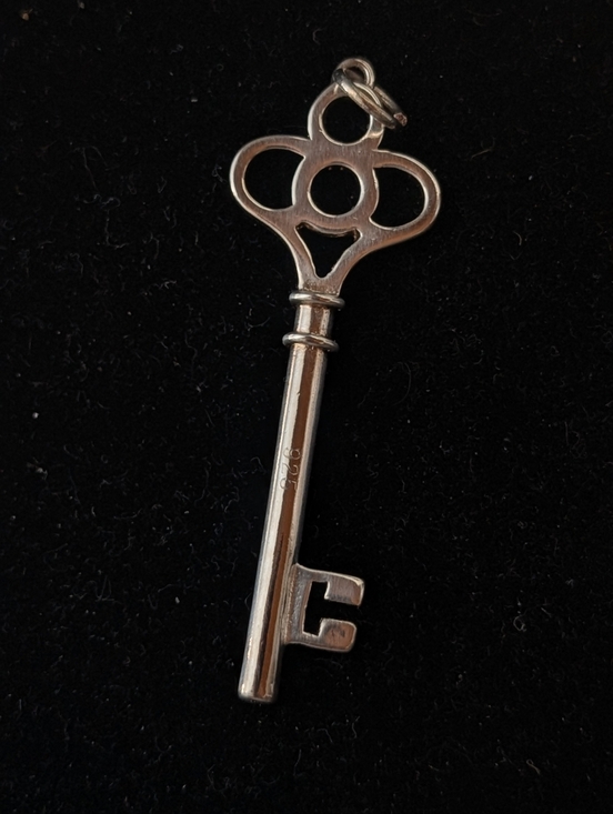 Jewelry - STERLING Silver Key Charm Pendant‎